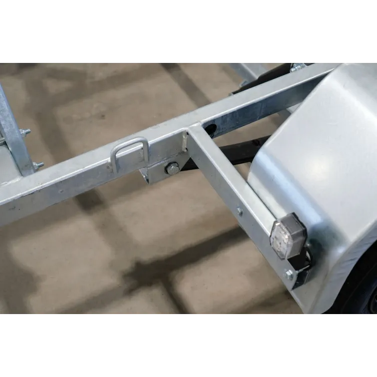 TRAILERMATE 750 kg (530 x 200 cm) vesijettitraileri (tuplatuet)