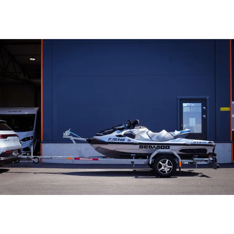 TRAILERMATE 750 kg (530 x 200 cm) vesijettitraileri (tuplatuet)