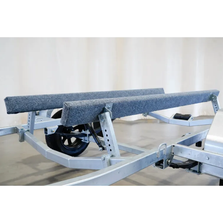 TRAILERMATE 750 kg (530 x 200 cm) vesijettitraileri (tuplatuet)