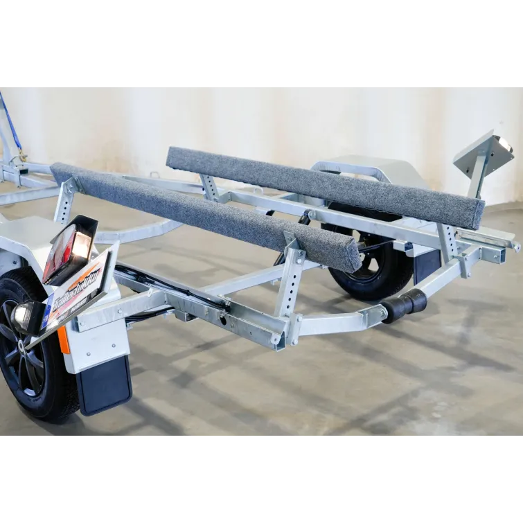 TRAILERMATE 750 kg (530 x 200 cm) vesijettitraileri (tuplatuet)